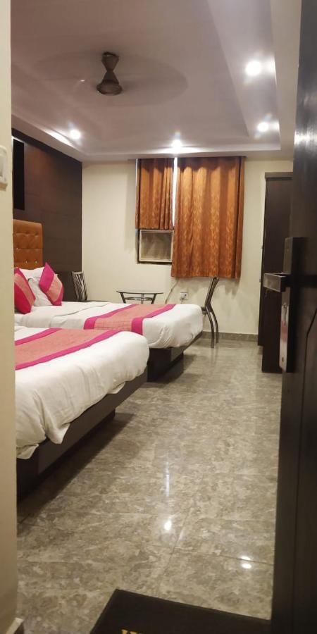 Hotel Adb Rooms Dada Cottage New Delhi