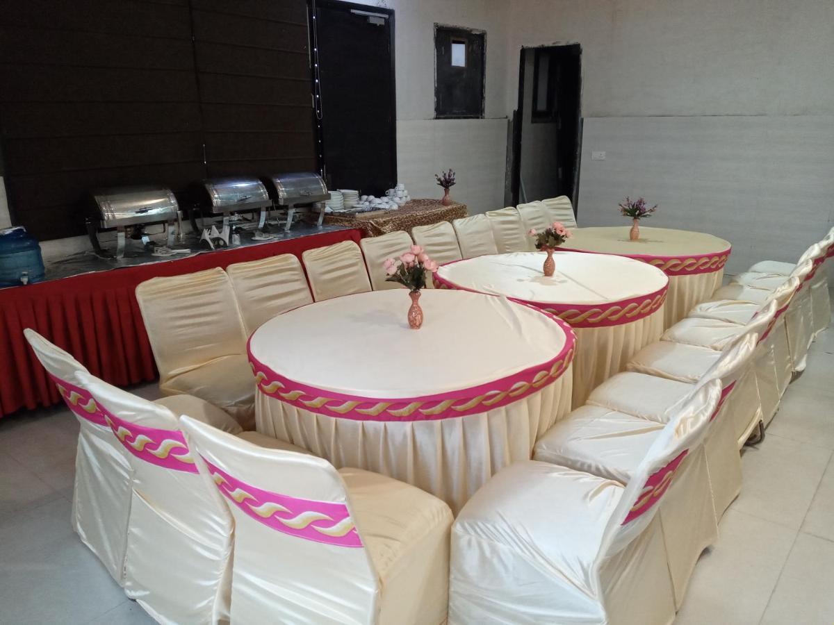 Hotel Vivah Residency New Delhi