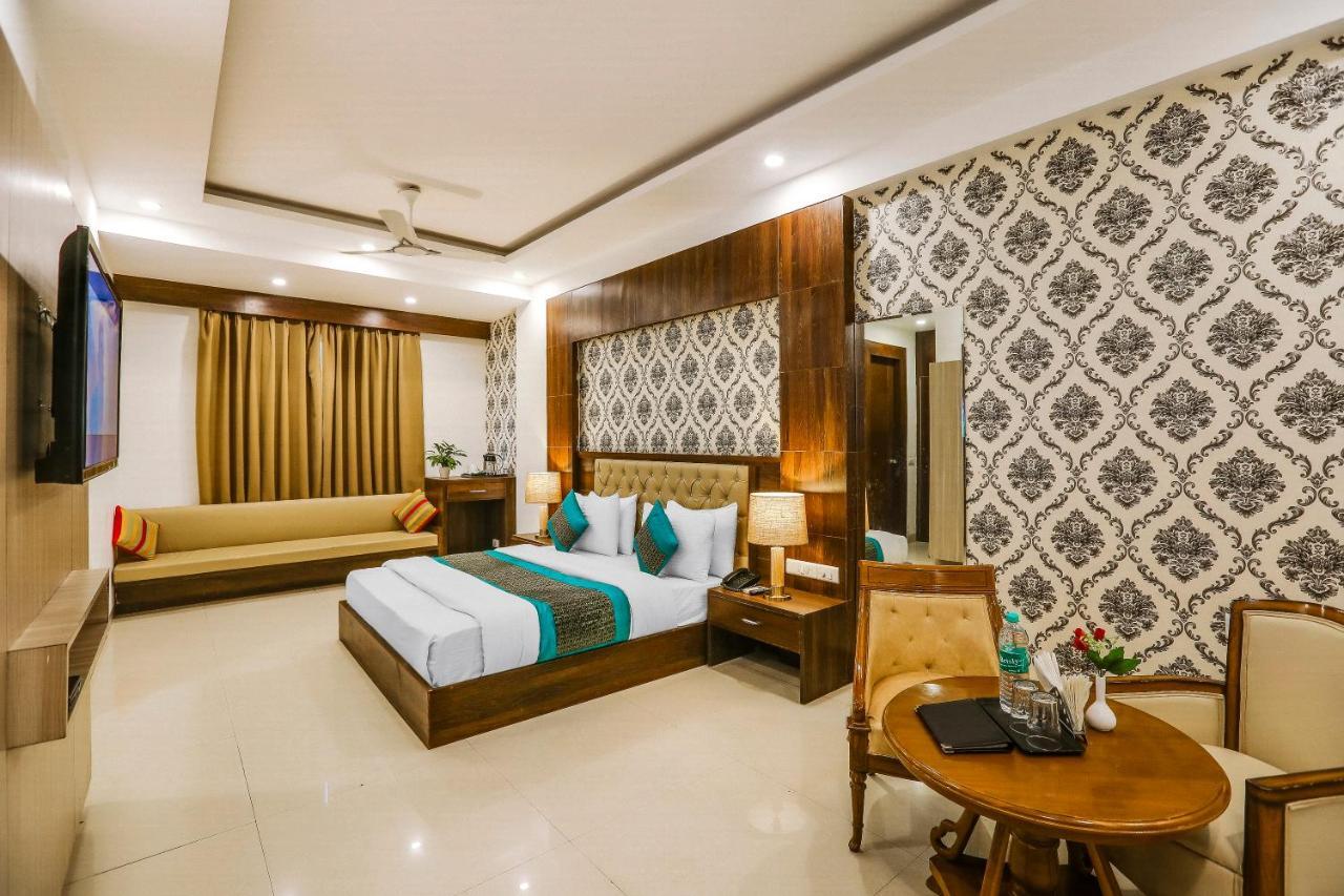 Almati - Near Delhi Airport Hotel New Delhi