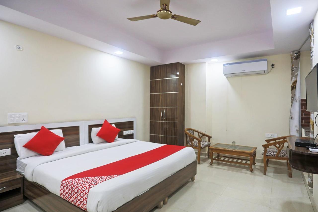 Hotel Rampal Palace