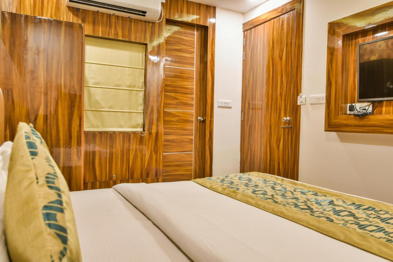 Hotel Olivia Entrance Delhi Airport Mahipalpur New Delhi