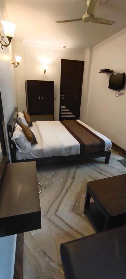 Hotel Amrit