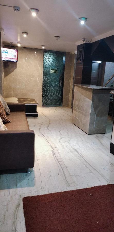 Amrit Hotel 3*