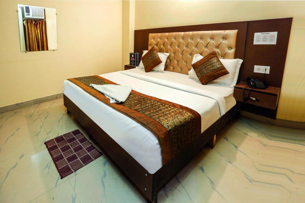 Hotel Airport Runway New Delhi