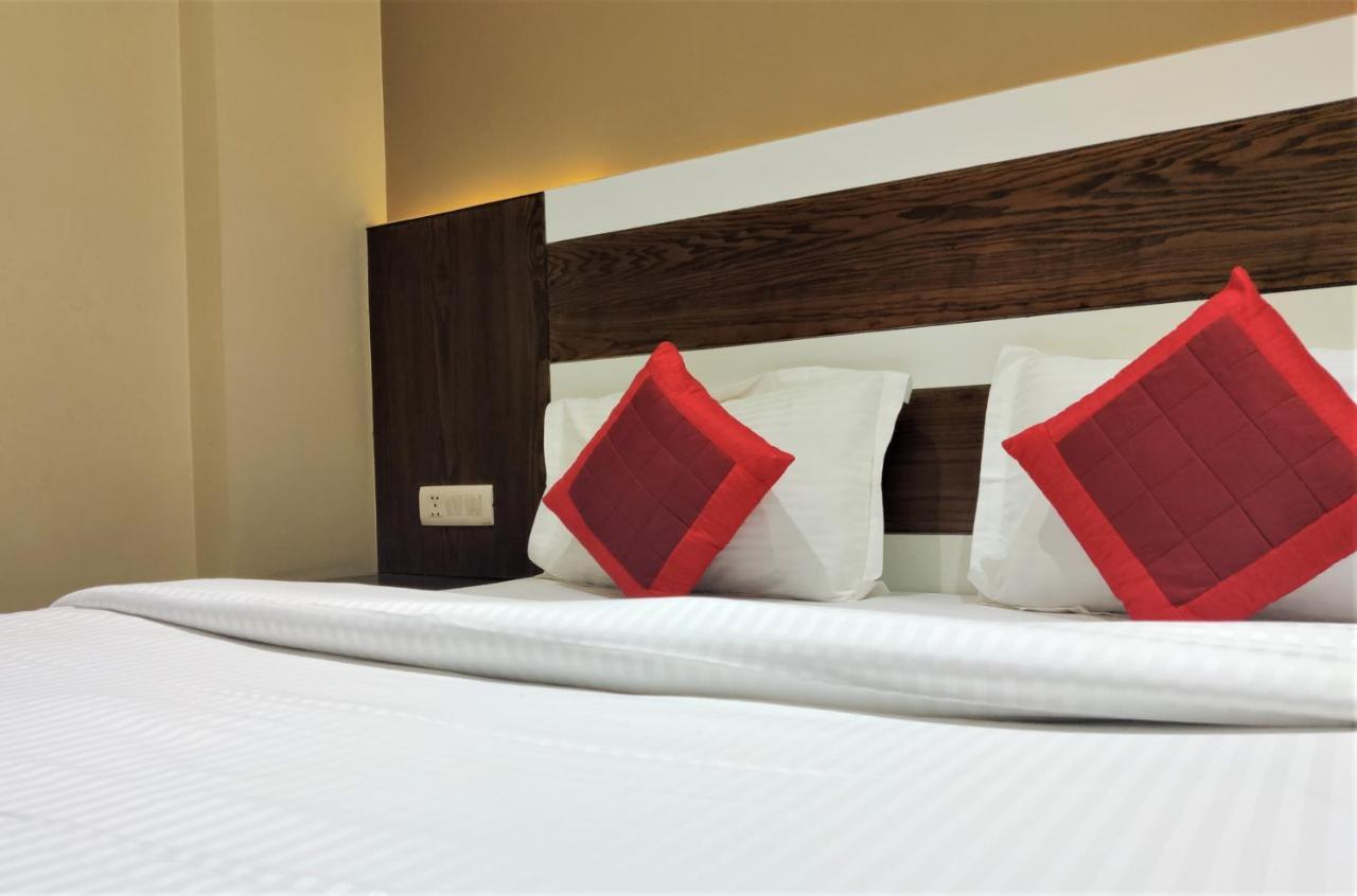 Raj Mahal Hotel 3*