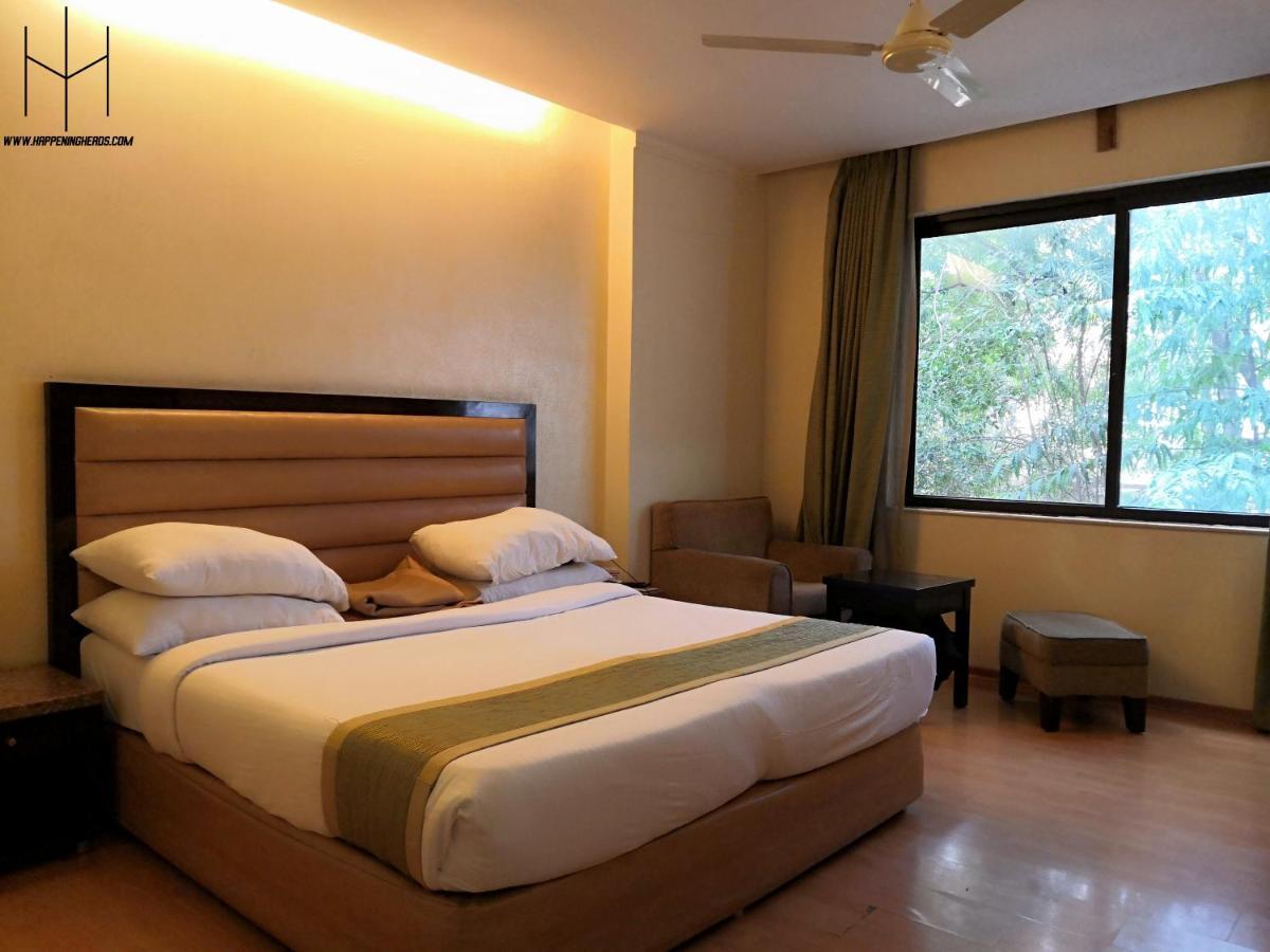 Westend - And Banquet Near Delhi Airport 4*