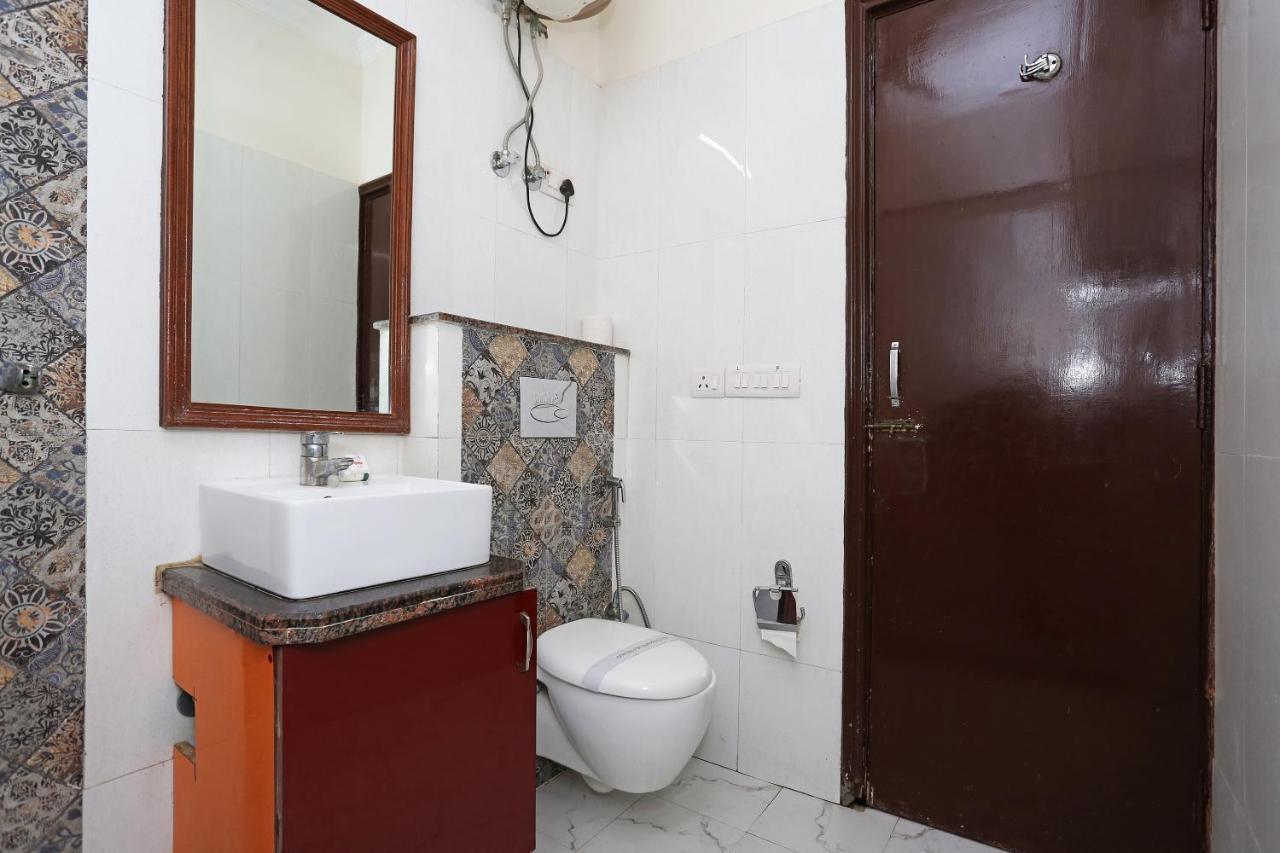 Capital O 5331 Zara Grand New Delhi