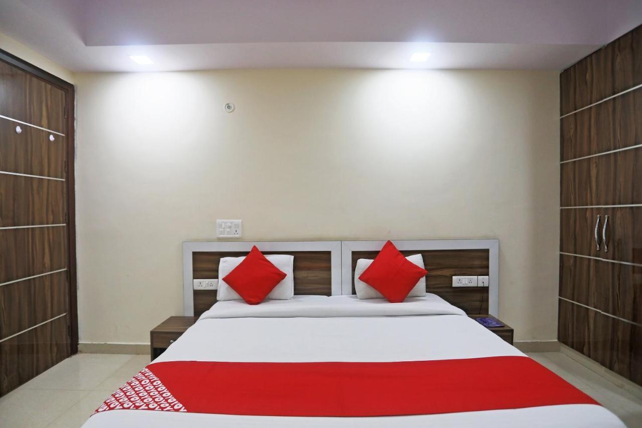 Rampal Palace 3*