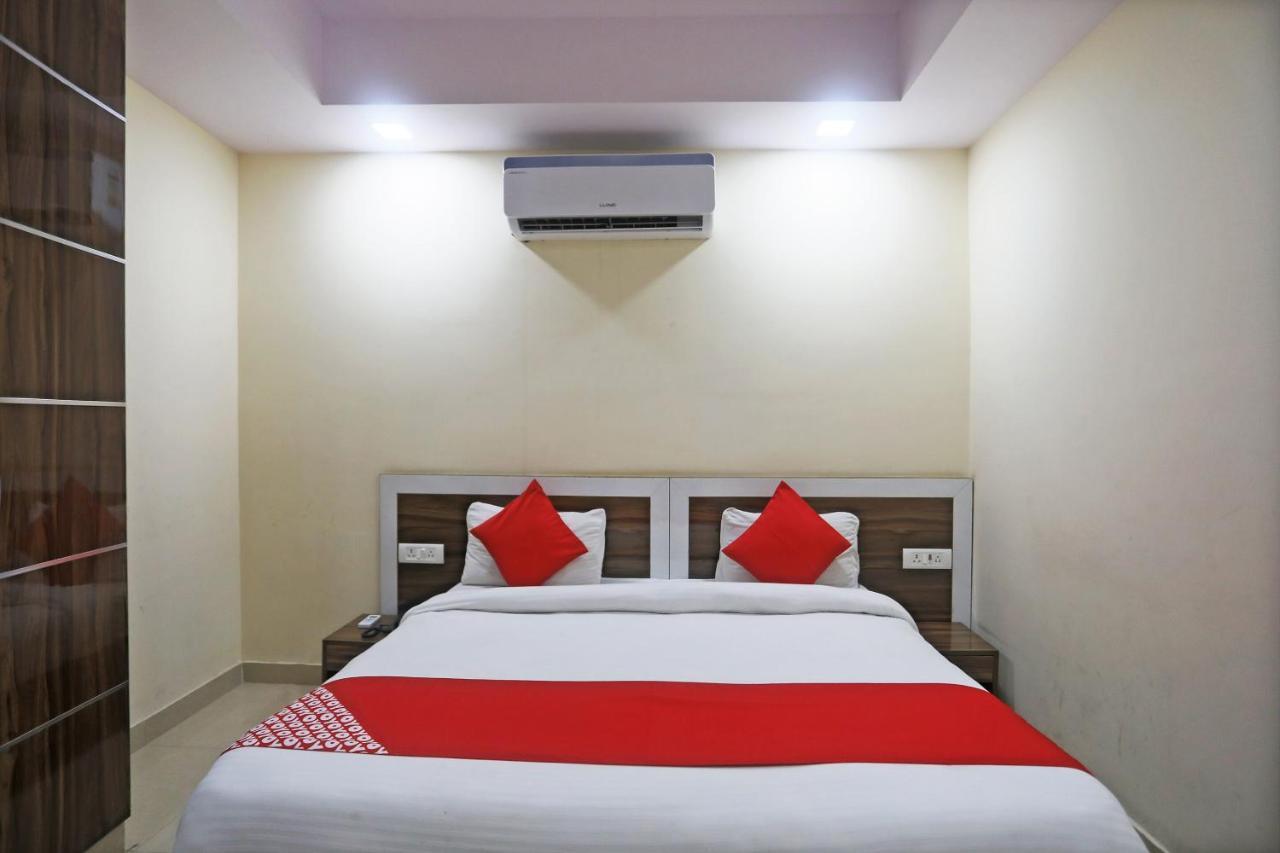 Hotel Rampal Palace 3*