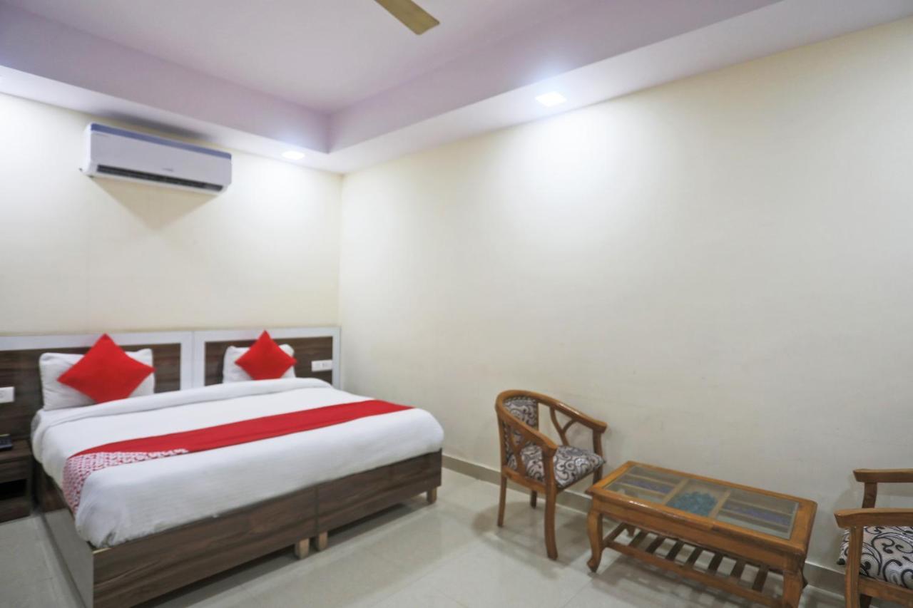 Rampal Palace Hotel 3*