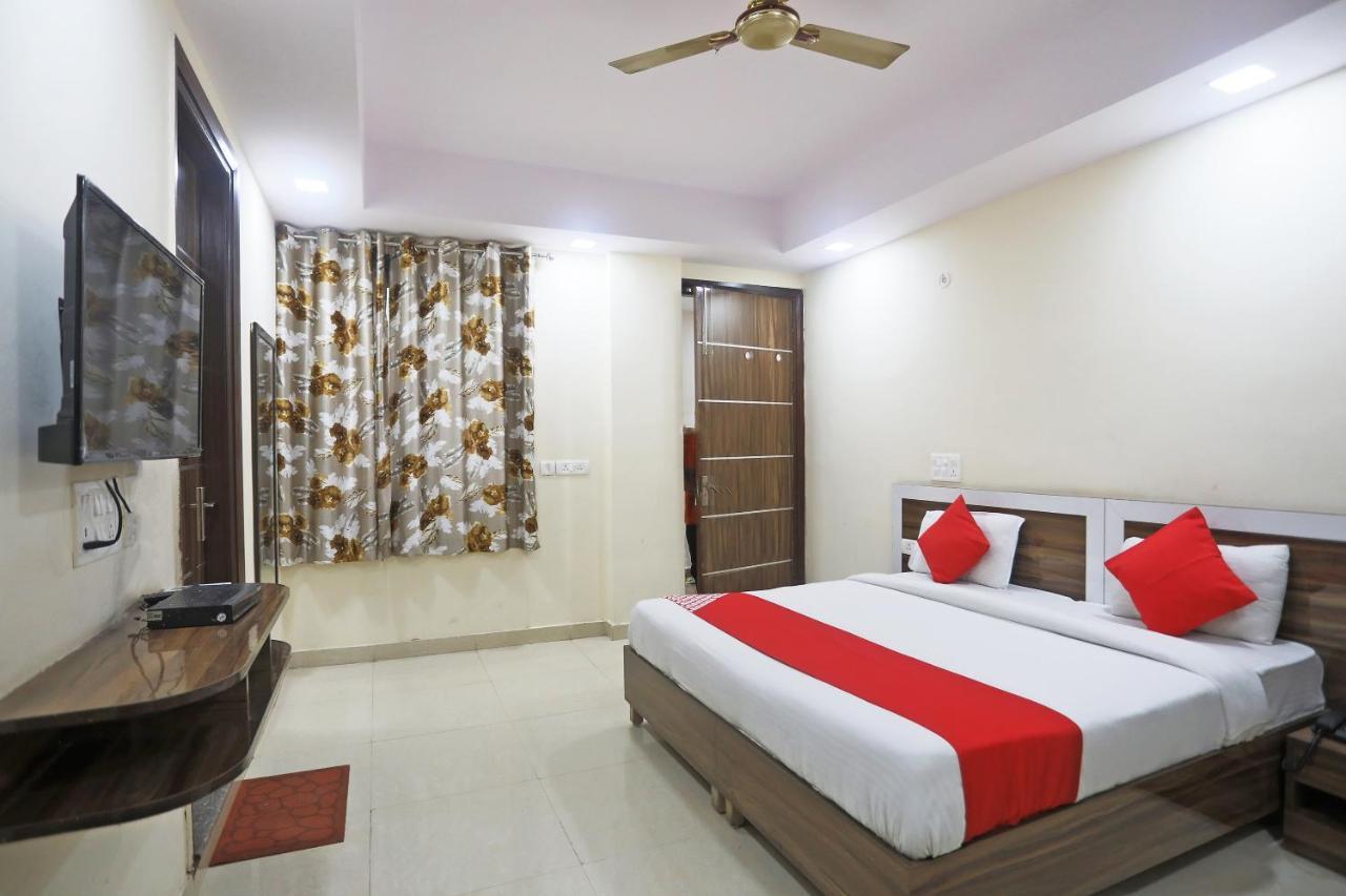 Hotel Rampal Palace 3*