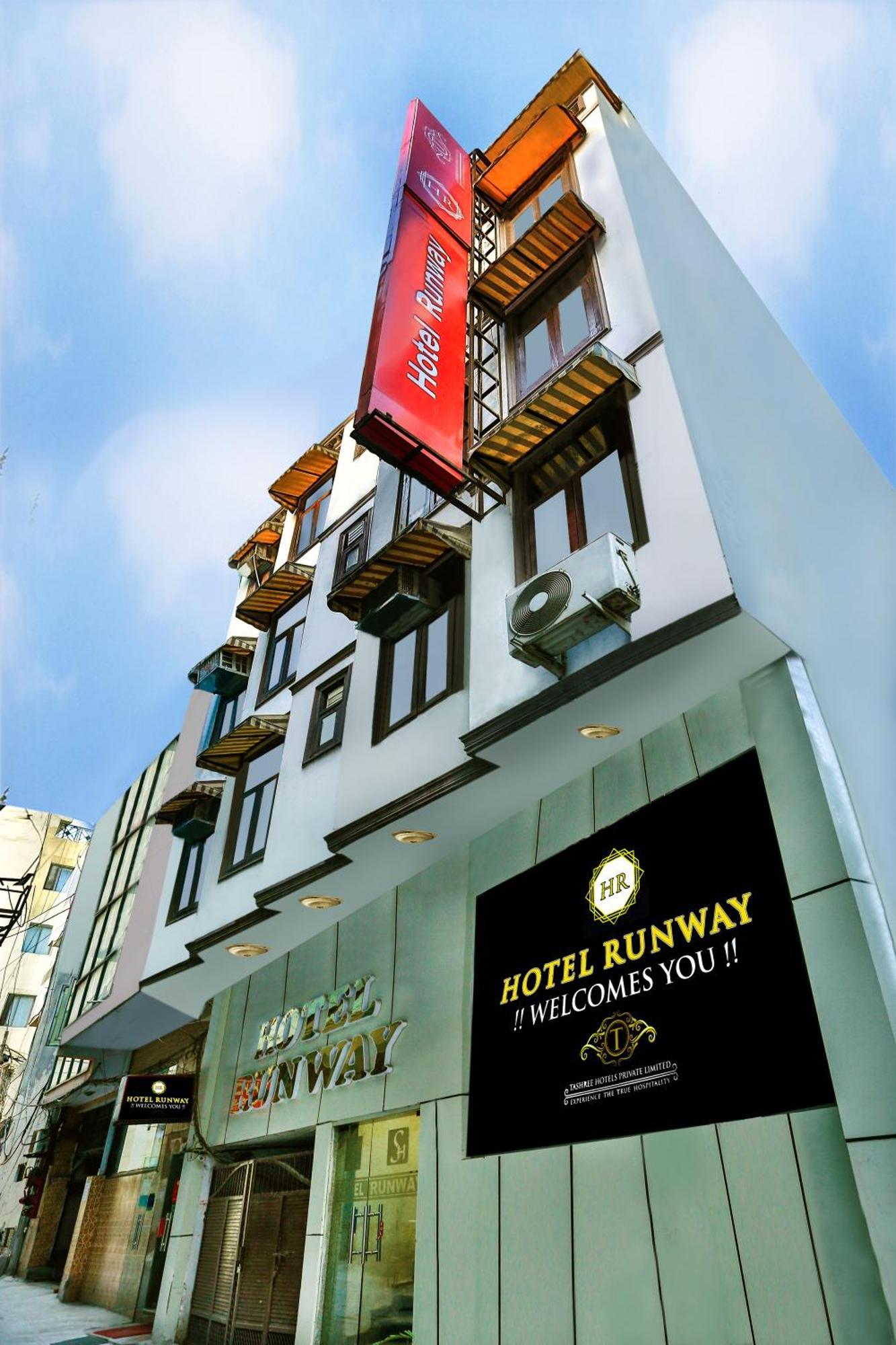 Airport Runway Hotel 2*