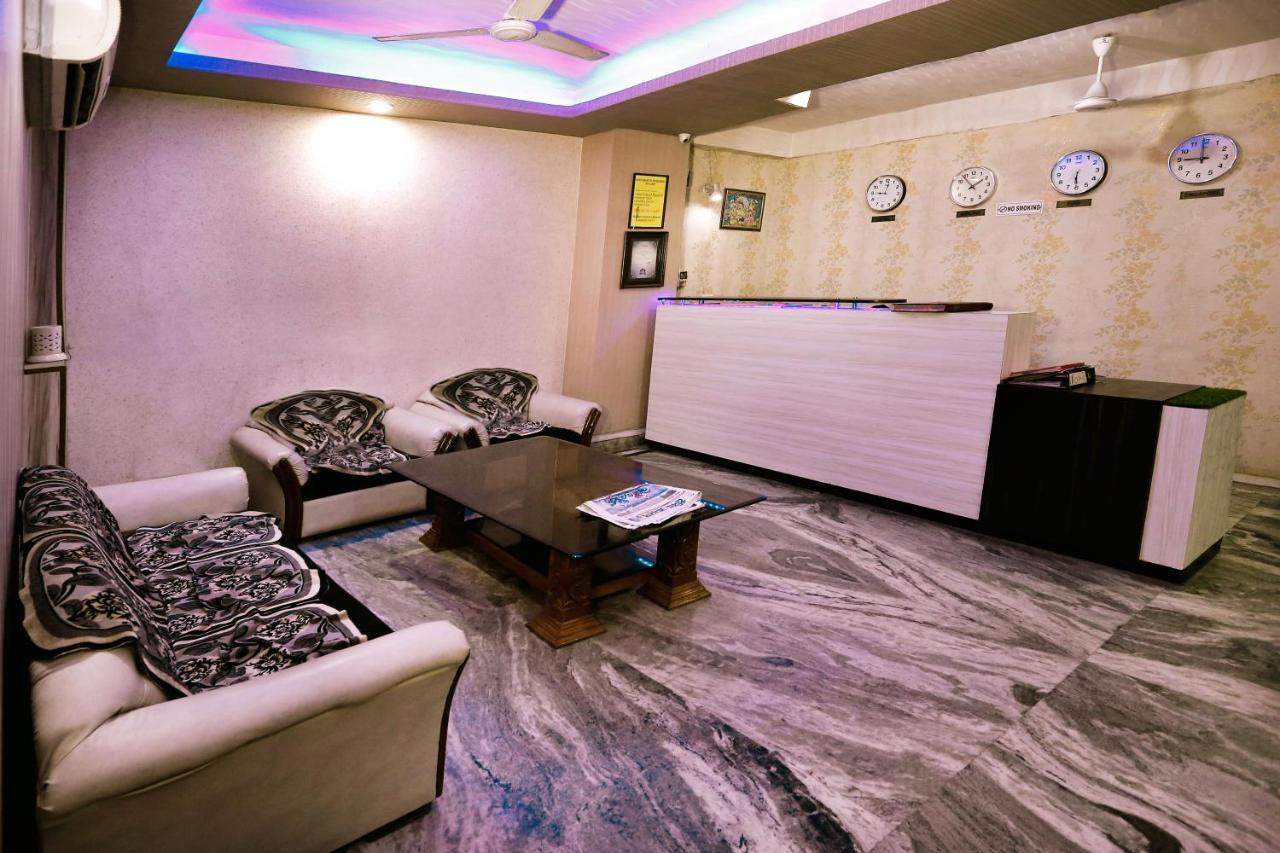 Airport Runway Hotel New Delhi
