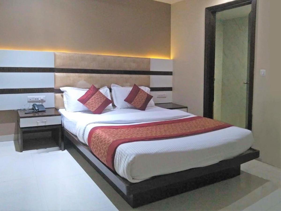 Hotel Raj Mahal 3*
