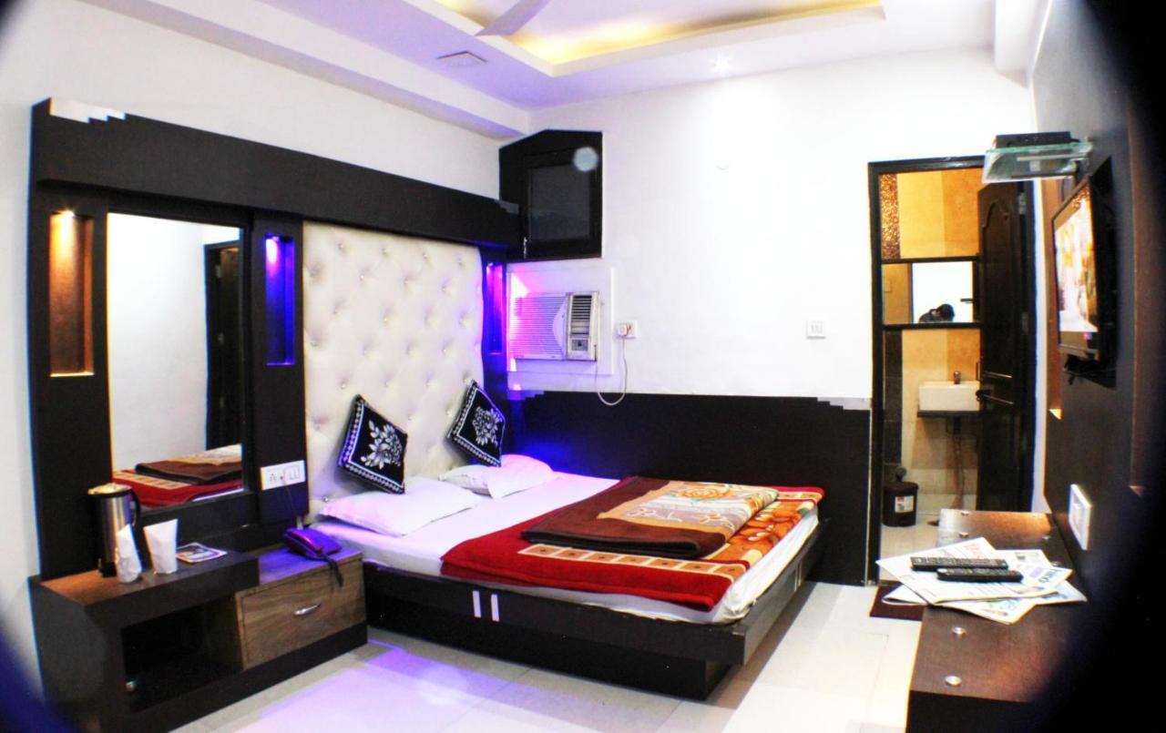 Peace Point - 1 Min Walking Distance From Station Hotel New Delhi