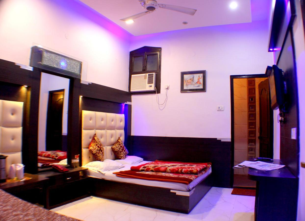 Hotel Peace Point - 1 Min Walking Distance From Station New Delhi