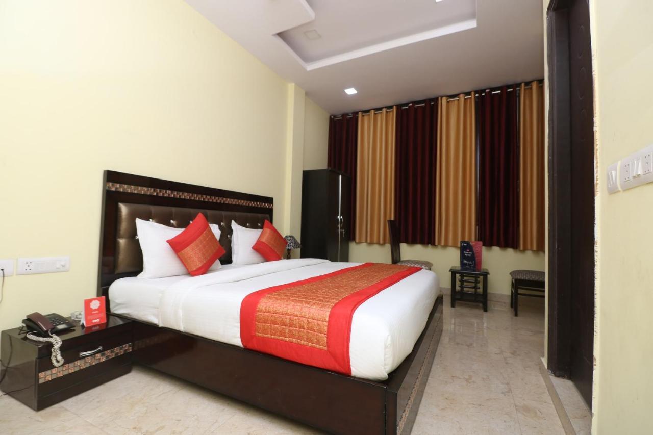 Hotel Oyo 10013 Ashoka Palace New Delhi