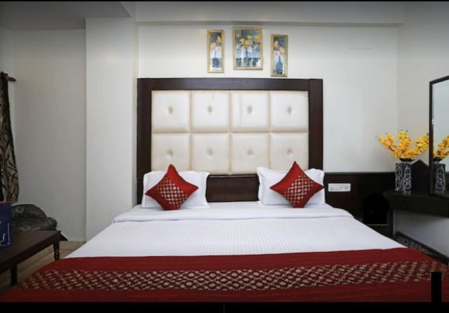 Hotel Hi Life- By Rsl Hospitality