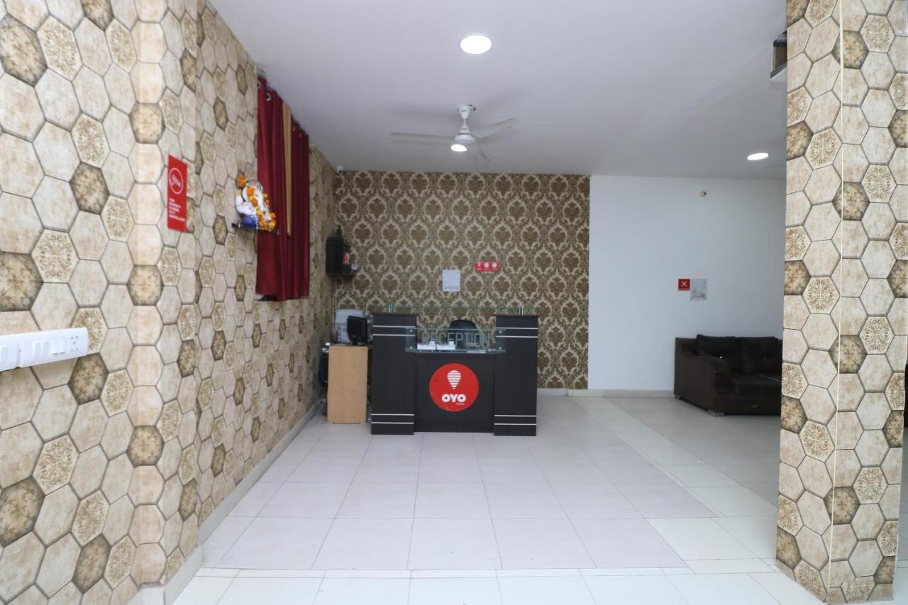 Oyo 10013 Ashoka Palace Hotel