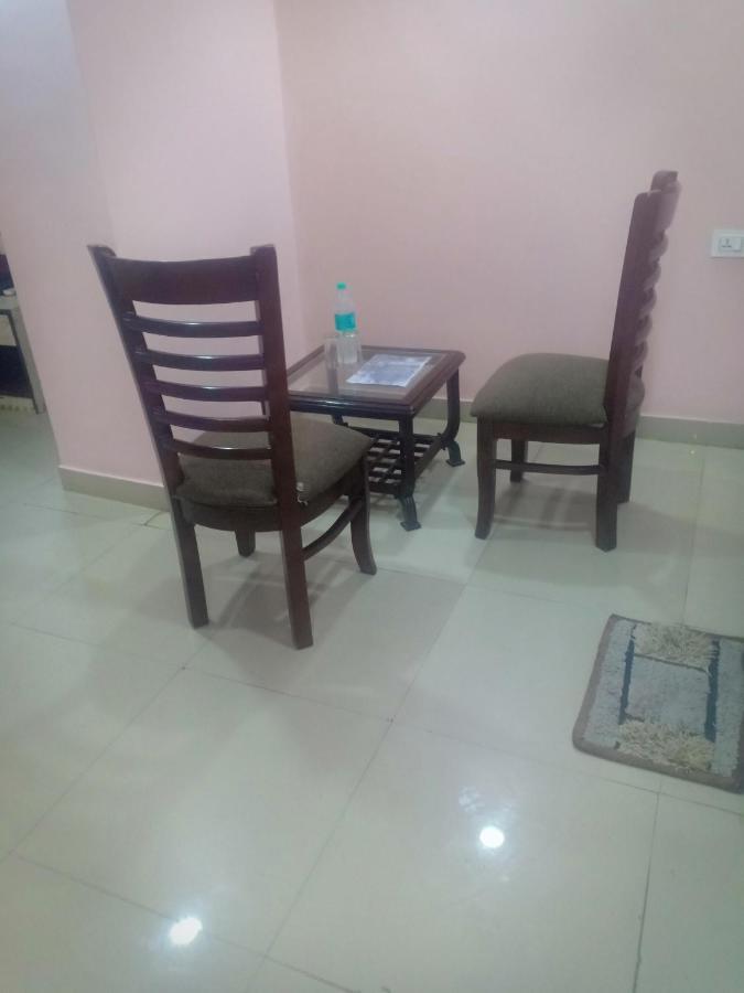 The Caves Near Igi Airport 3* New Delhi