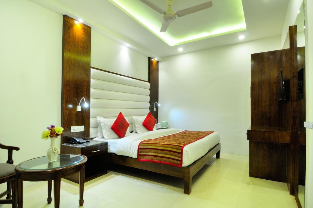 Capital O 2242 Yuvraj Deluxe Hotel New Delhi