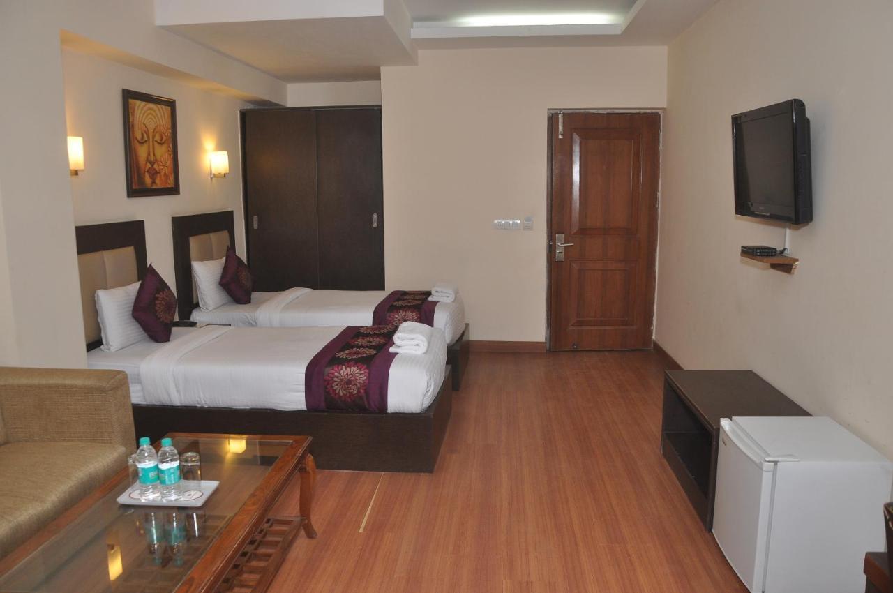 The Lohmod - Near Delhi Airport Hotel