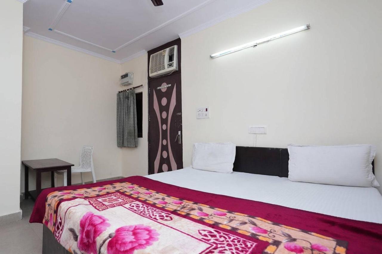Delhi Inn,walk In Nizamuddin Railway Station 3*