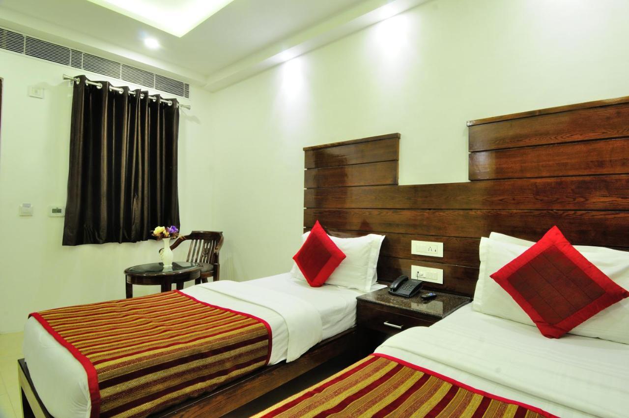 Capital O 2242 Yuvraj Deluxe 3* New Delhi