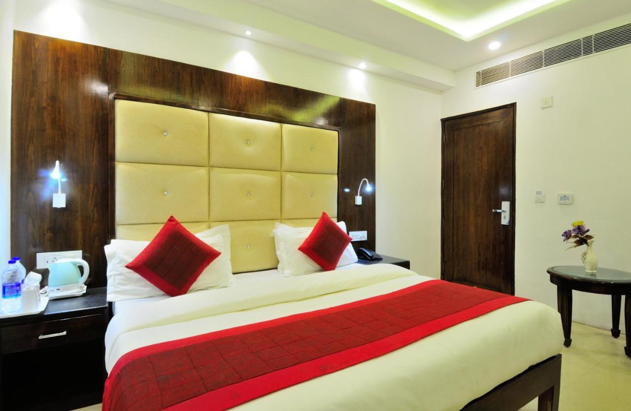 Hotel Capital O 2242 Yuvraj Deluxe