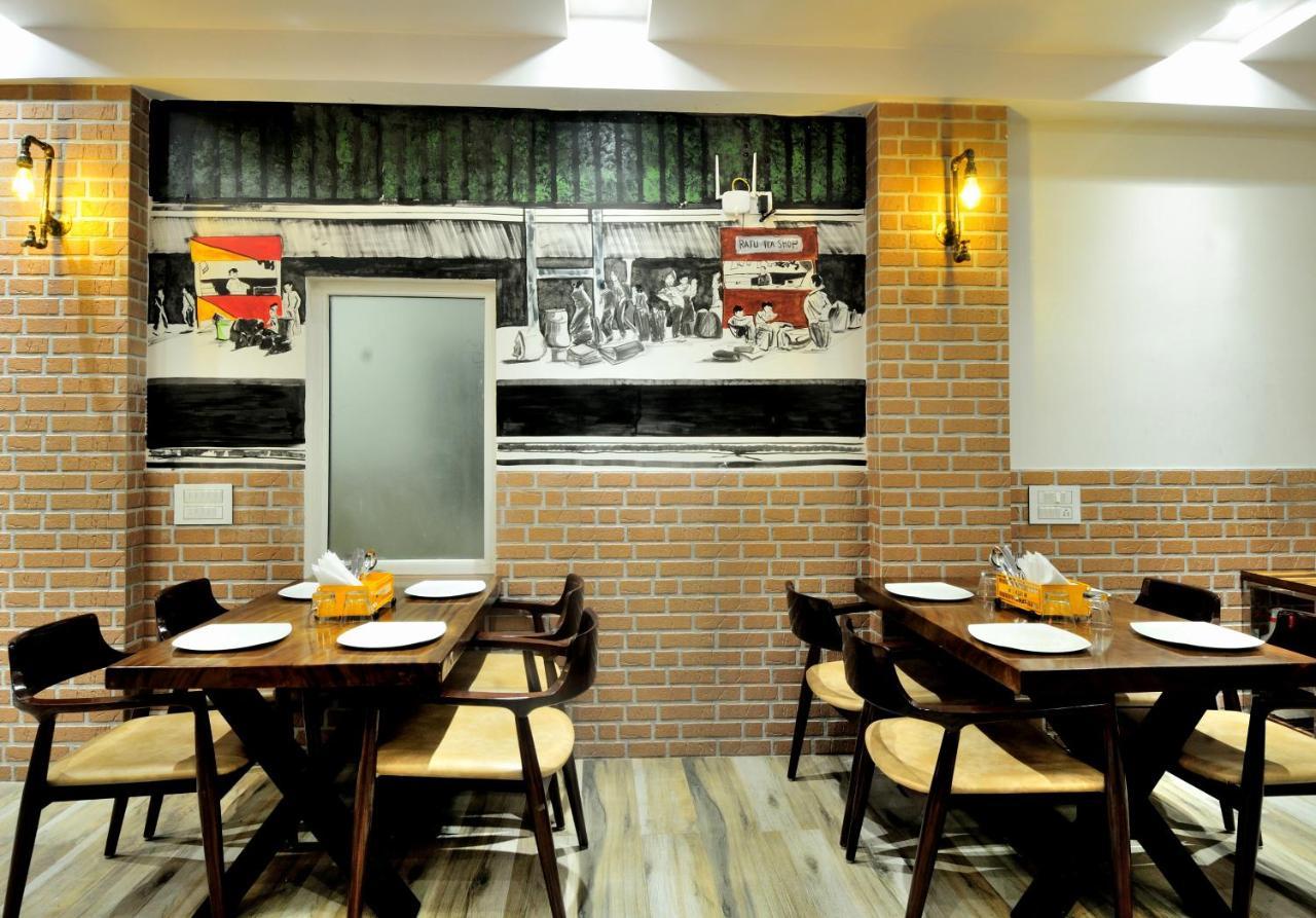Capital O 2242 Yuvraj Deluxe Hotel 3*