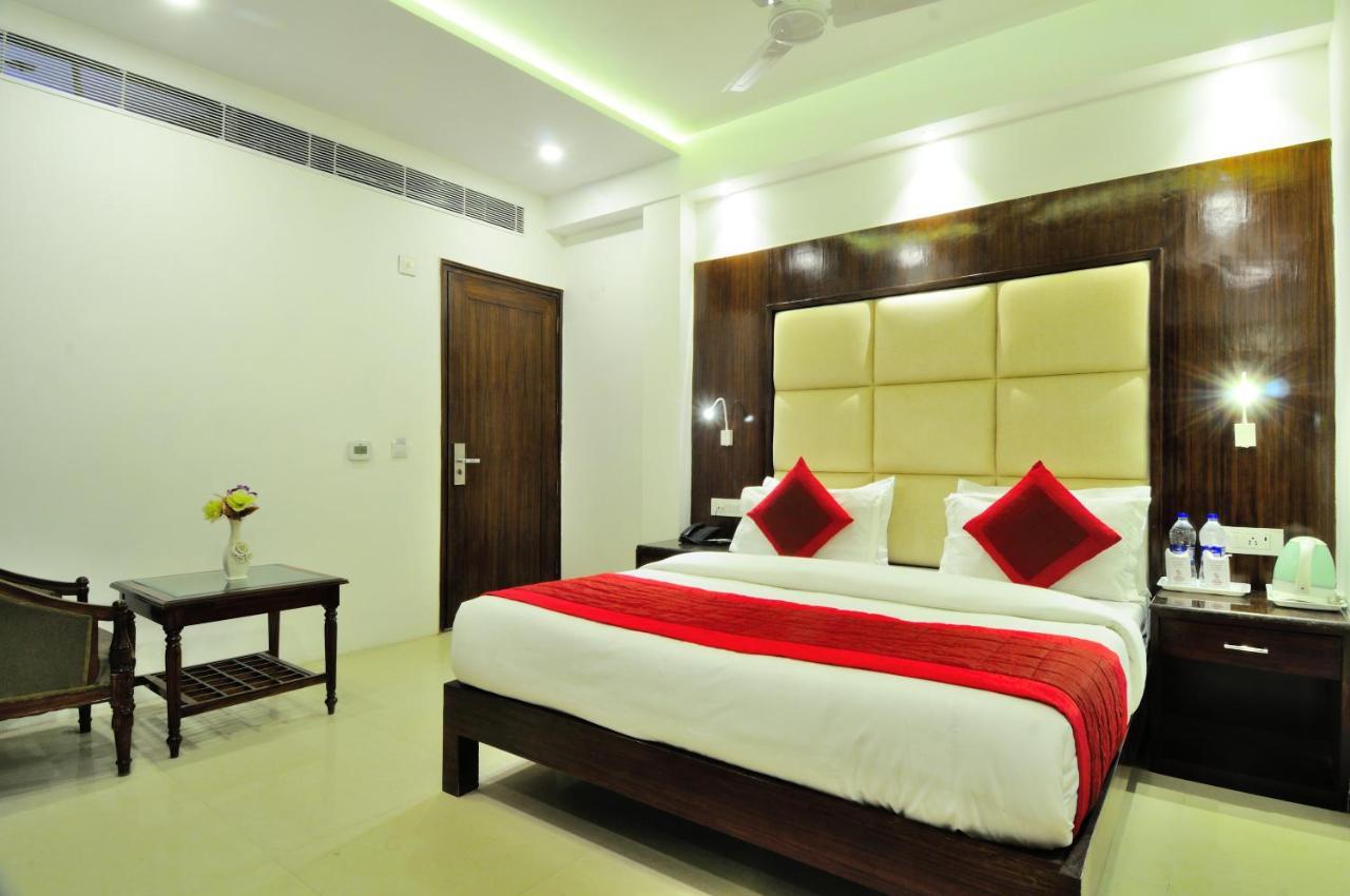 Capital O 2242 Yuvraj Deluxe Hotel 3*