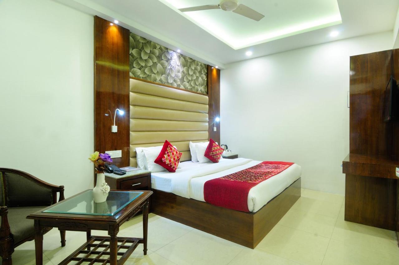 Capital O 2242 Yuvraj Deluxe Hotel New Delhi