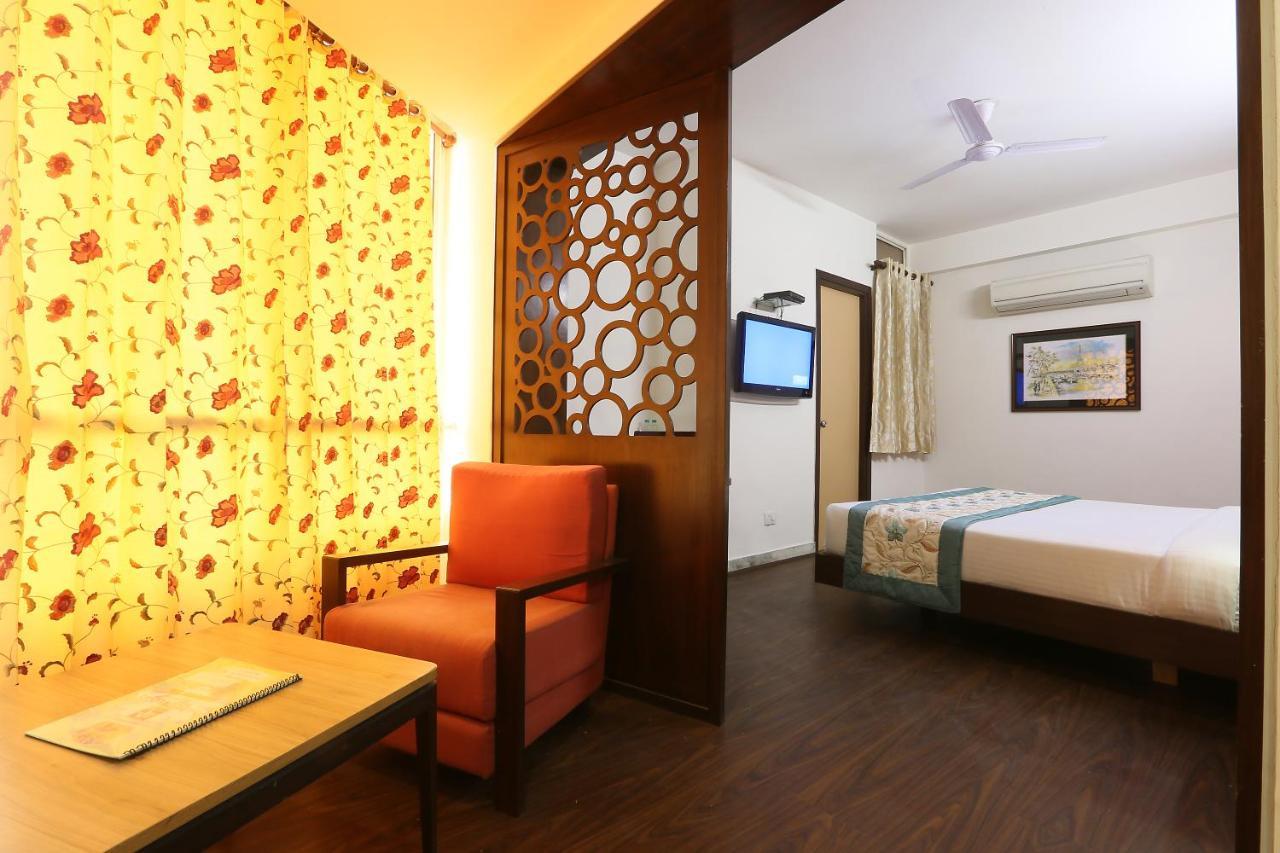 Lotus Airport Hotel, 3*