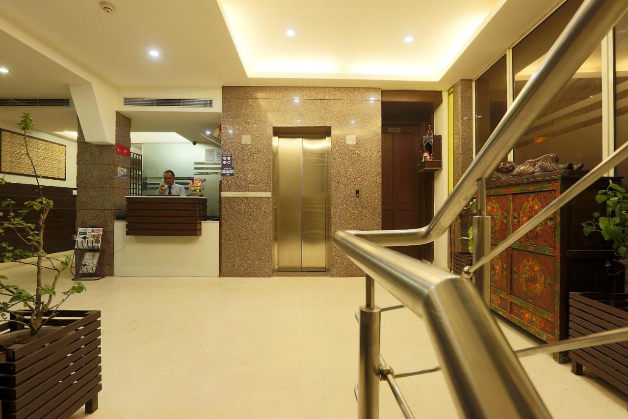 Lotus Airport Hotel, 3*