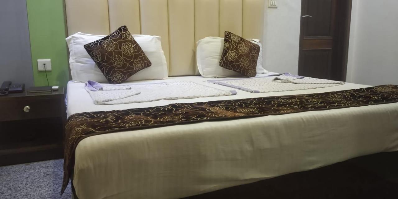 Hotel Airport The Paramont 3*
