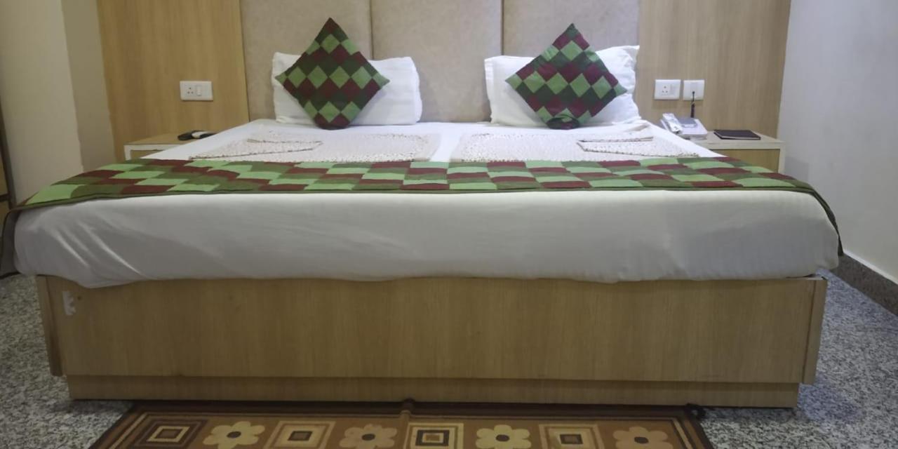 Hotel Airport The Paramont