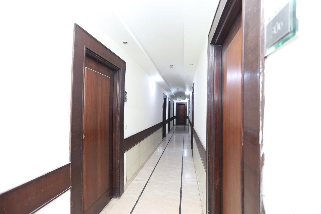 Oyo 6845 The Grand Hotel New Delhi