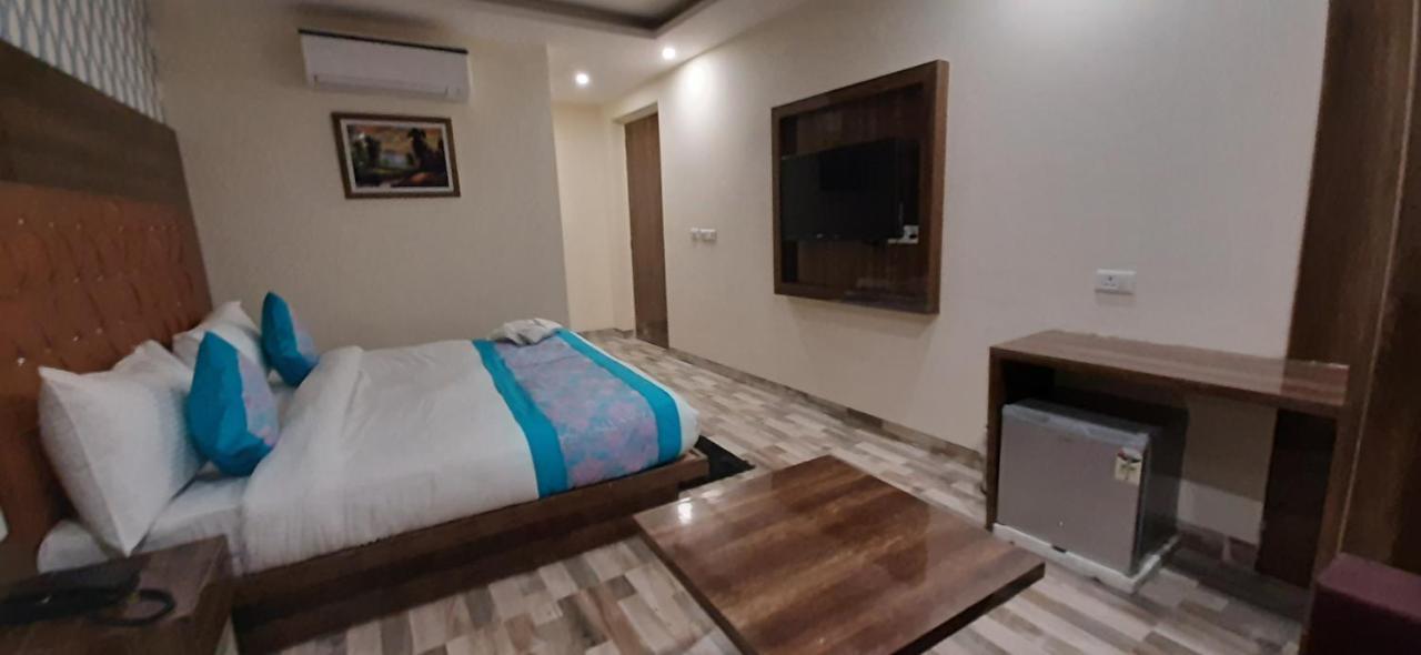 Airport Aerotech International * New Delhi