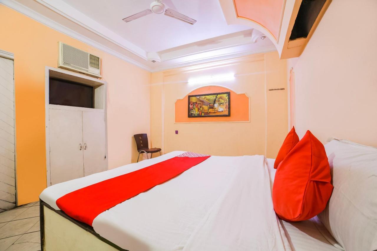 Oyo 70499 Khorwal Pg Hotel New Delhi