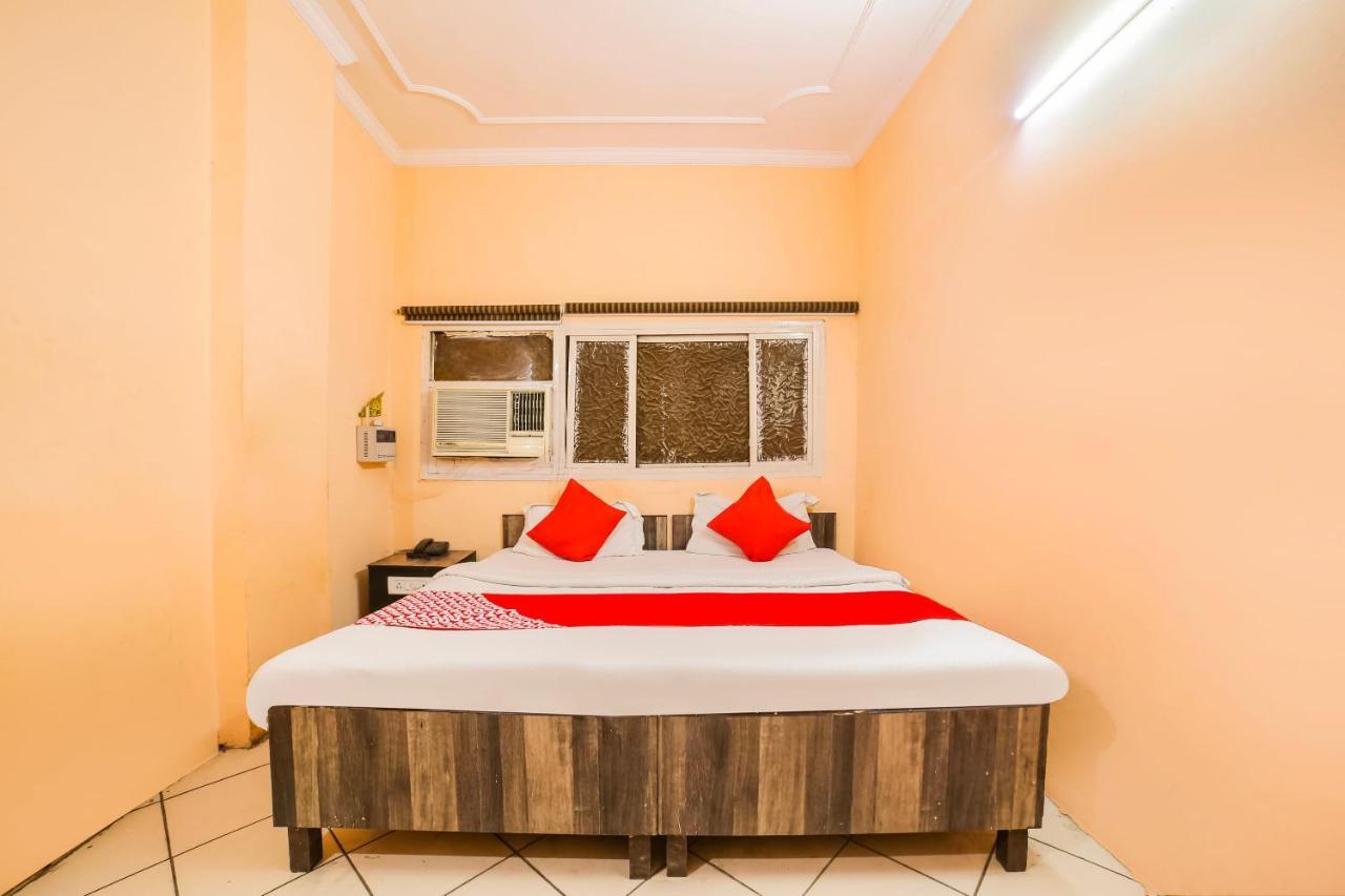 Oyo 70499 Khorwal Pg Hotel 3*