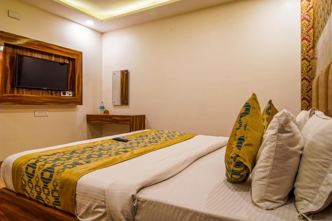 Hotel Olivia Entrance Delhi Airport Mahipalpur New Delhi