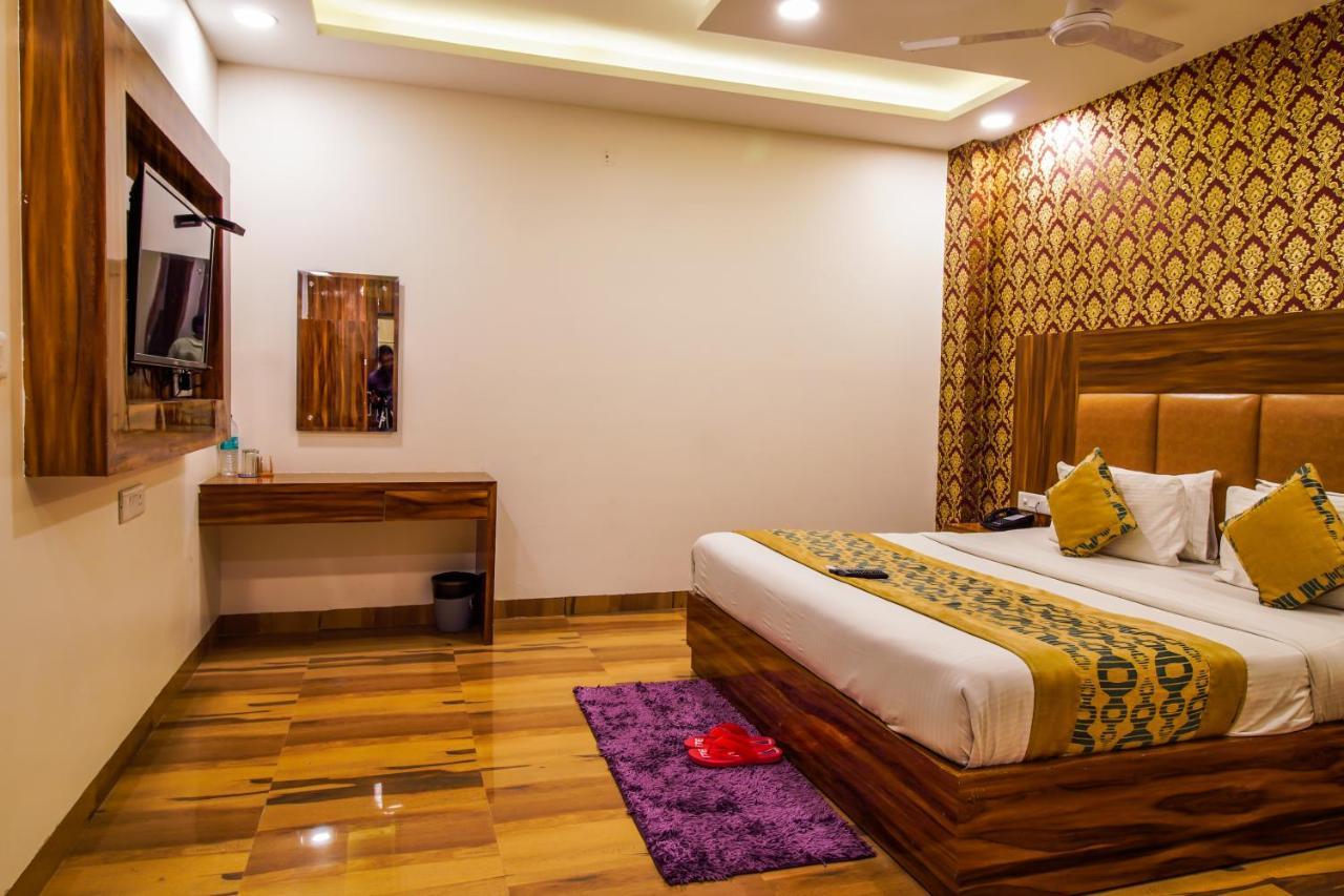 Olivia Entrance Delhi Airport Mahipalpur New Delhi