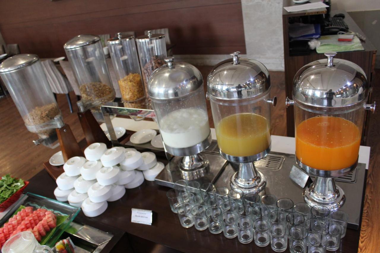 Hotel Ramada By Wyndham New Pitampura 4*