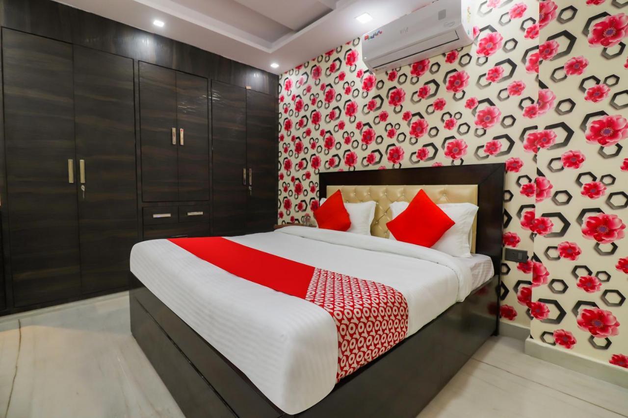 Oyo Flagship 64184 Moody Moon Residency Hotel 3*