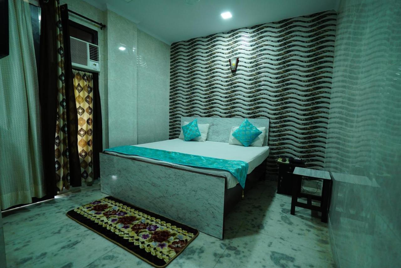 New Rajdhani - Couple Friendly Stays