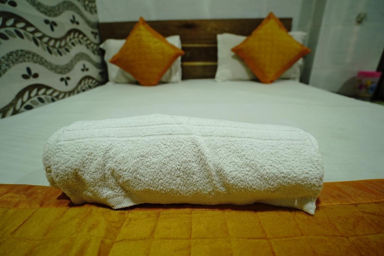 New Rajdhani - Couple Friendly Stays