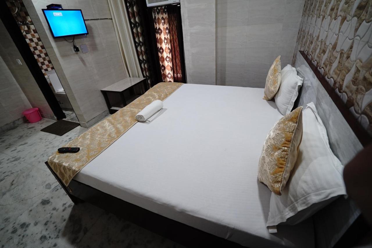 Hotel New Rajdhani - Couple Friendly Stays