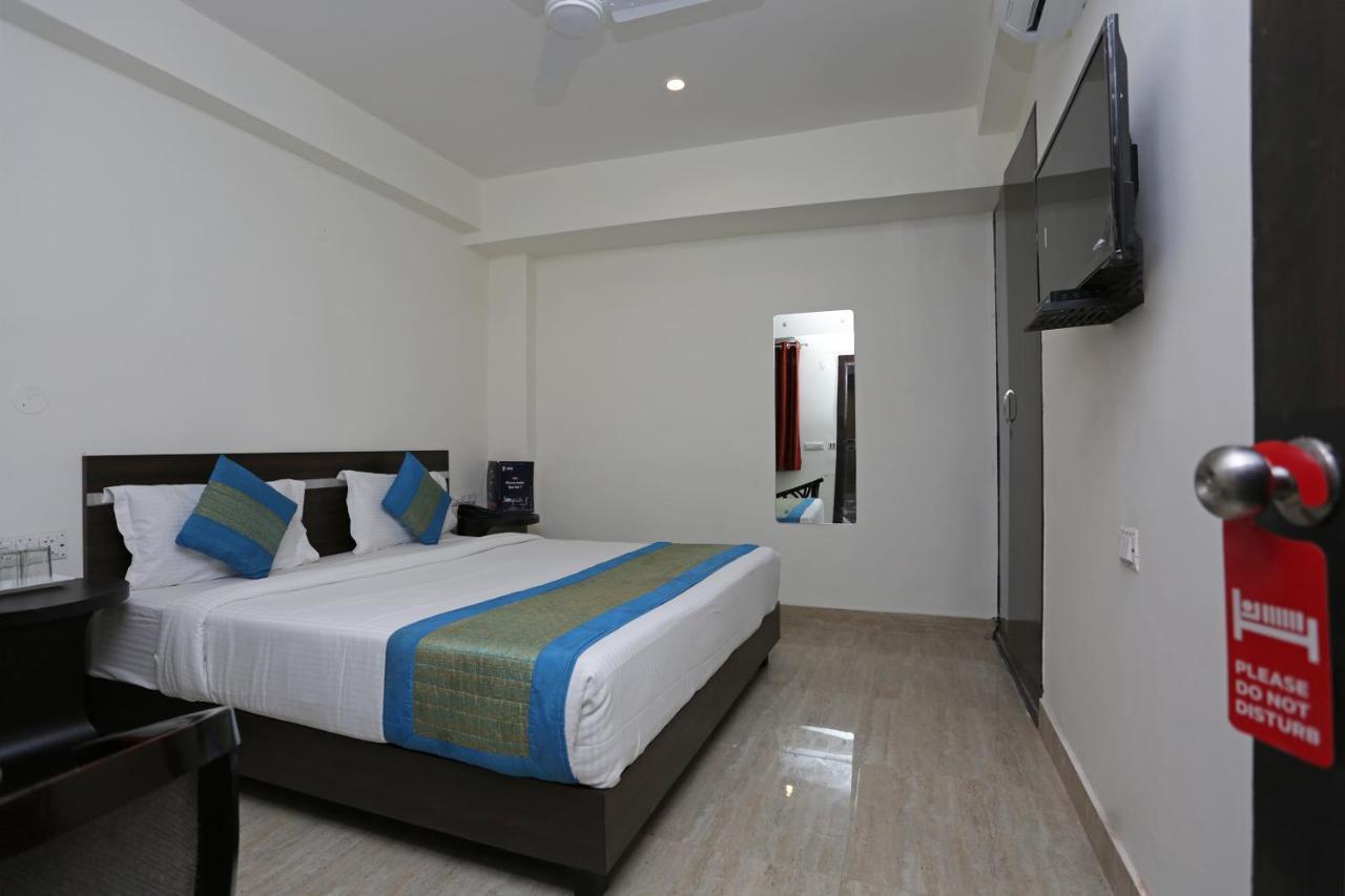 Hotel Green Plaza @ Airport 4*