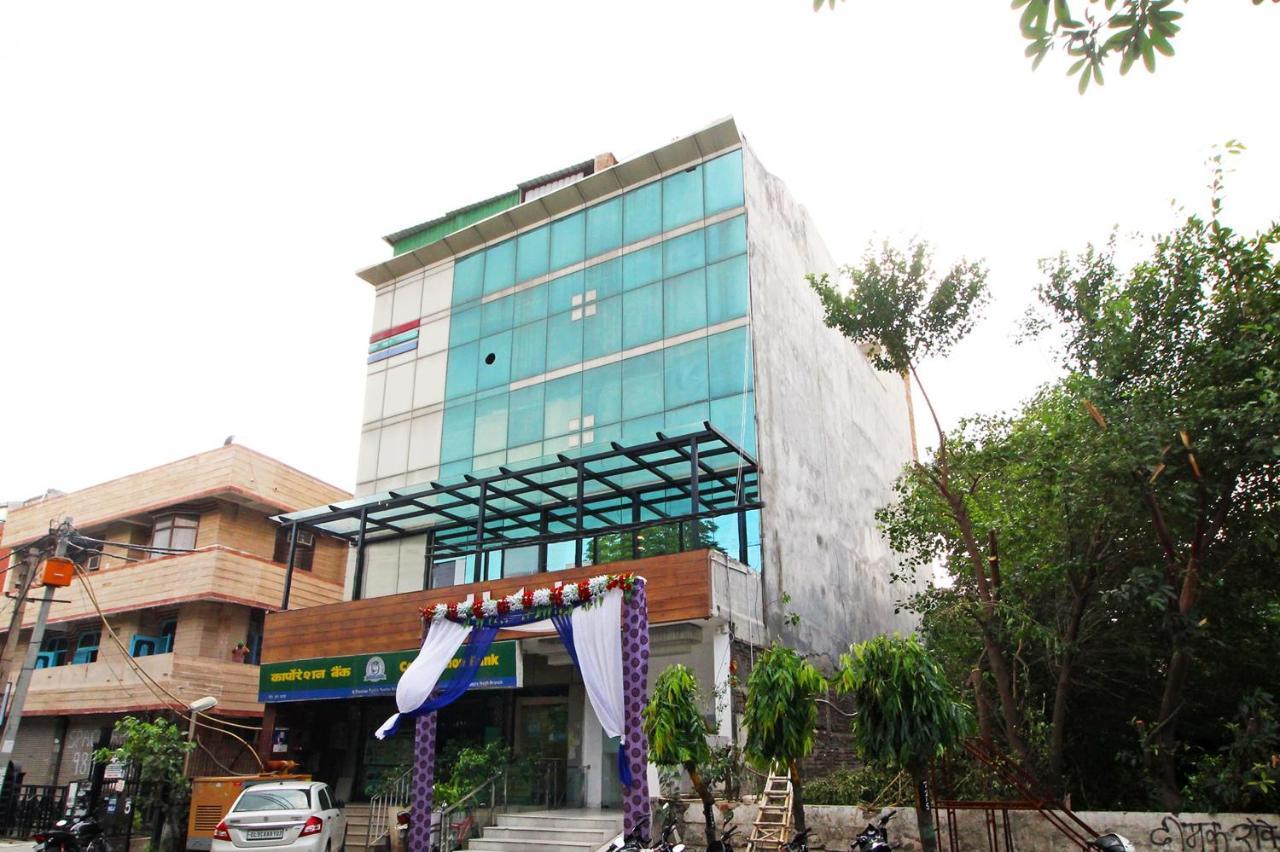 Capital O 18777 Chanson Hotel Delhi (National Capital Territory of India)