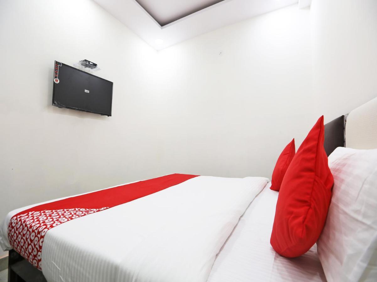 Oyo 46841 Aashiana Hotel 3*